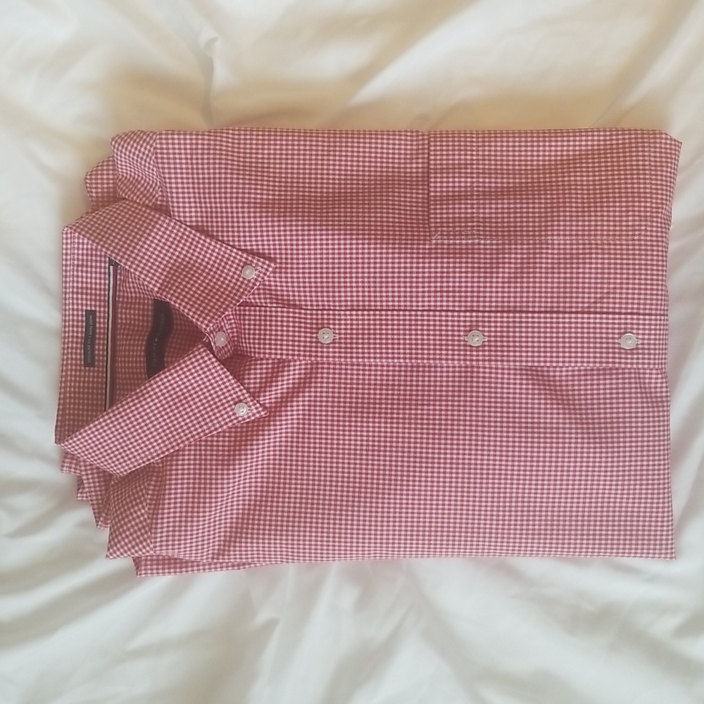Men's Tommy Hilfiger Button Down Dress/Casual Shirt Gently Worn